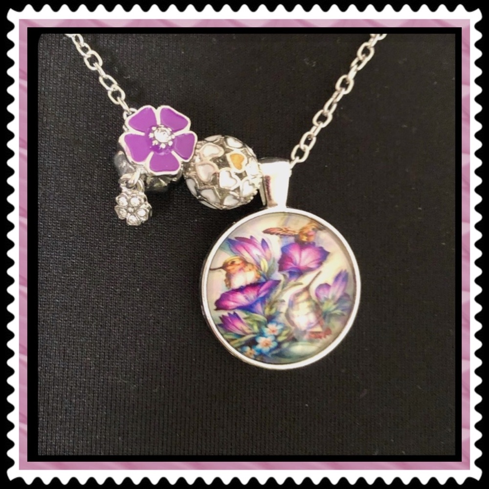 🆕✅ CABOCHON CHAIN NECKLACE WITH THREE CHARMS
